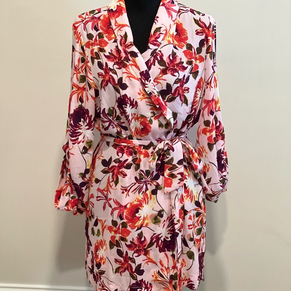 Beautiful Lane Bryant Floral Wrap Top w/Pockets; Size 14/16 *NWT*